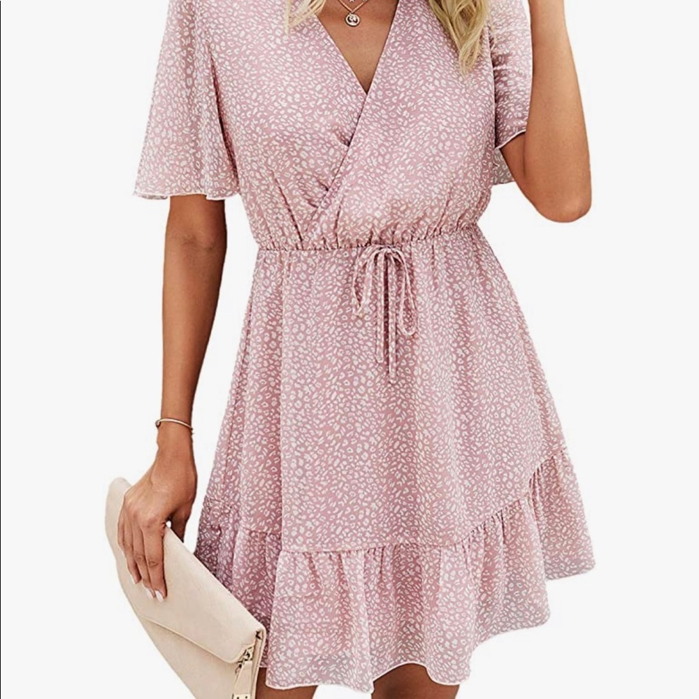 pink summer dress with v-neck and tie